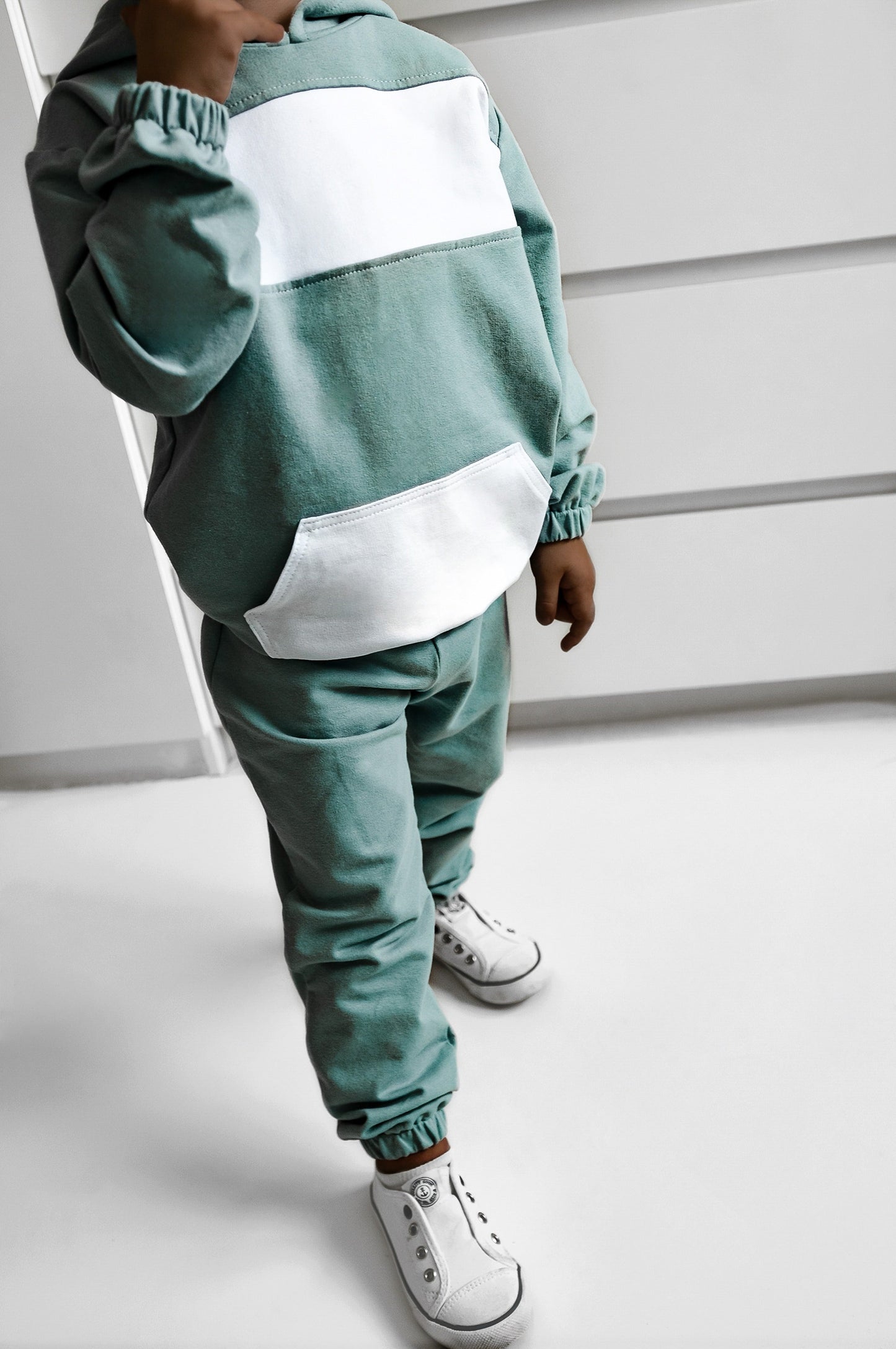 Hoodie Petroleum Barn Latori