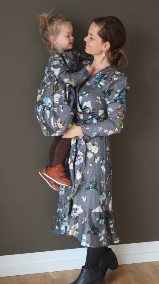 Kjole Gråblomst Mor Menza