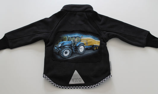 Fleecetrøje sort med blå traktor